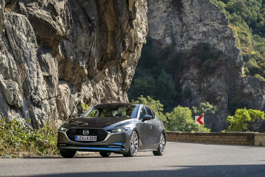  Mazda3 Skyactiv-X Sedan (BP) 2019 года  (WW) (фото 10 из 37)
